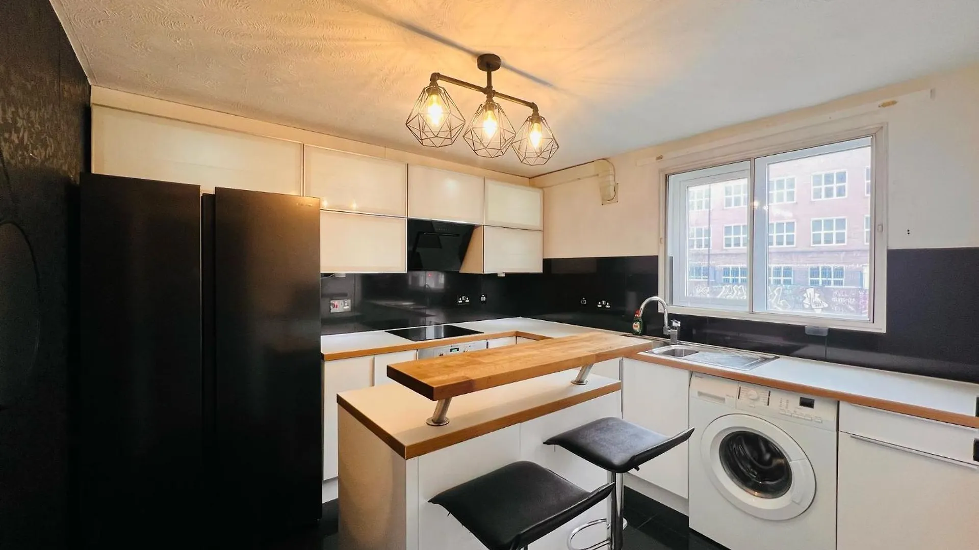 Charming 3-Bedroom, Bow, London