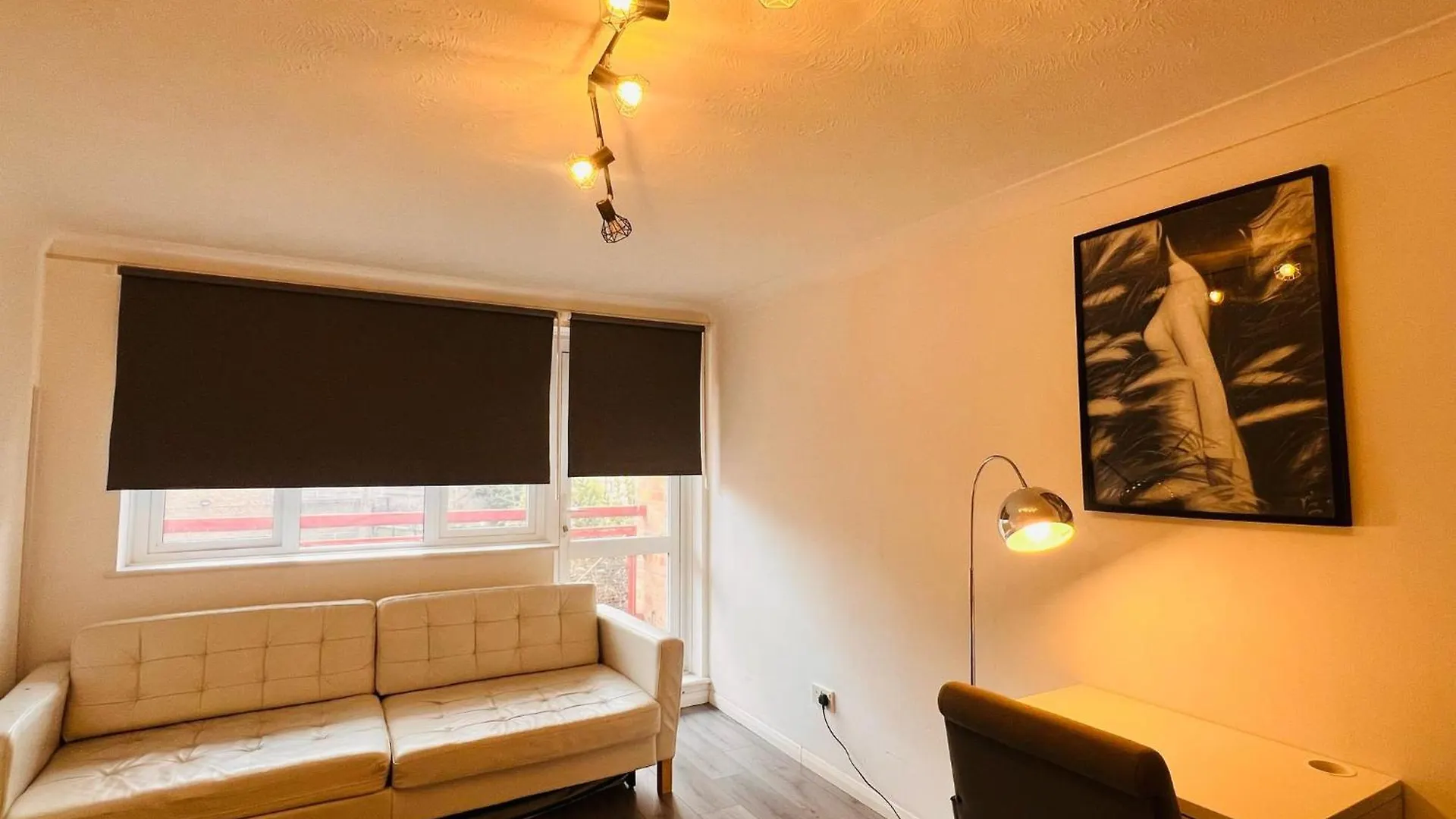 Charming 3-Bedroom, Bow, London