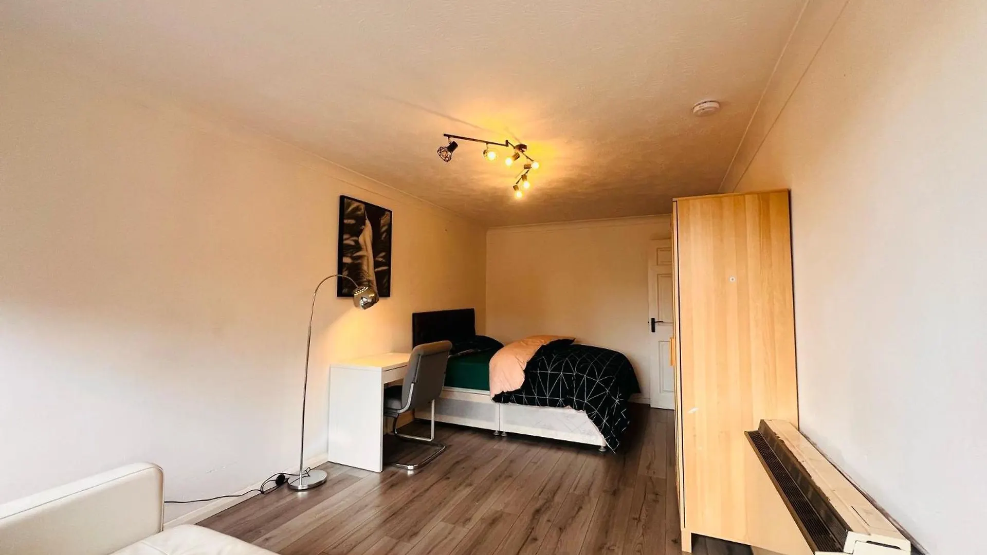 Apartment Charming 3-Bedroom, Bow, London United Kingdom