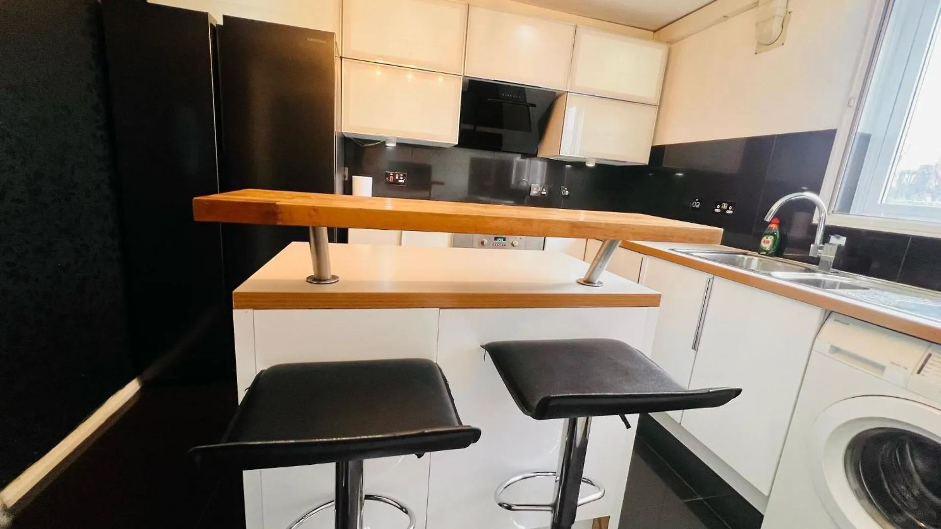 Charming 3-Bedroom, Bow, London 0*,  United Kingdom