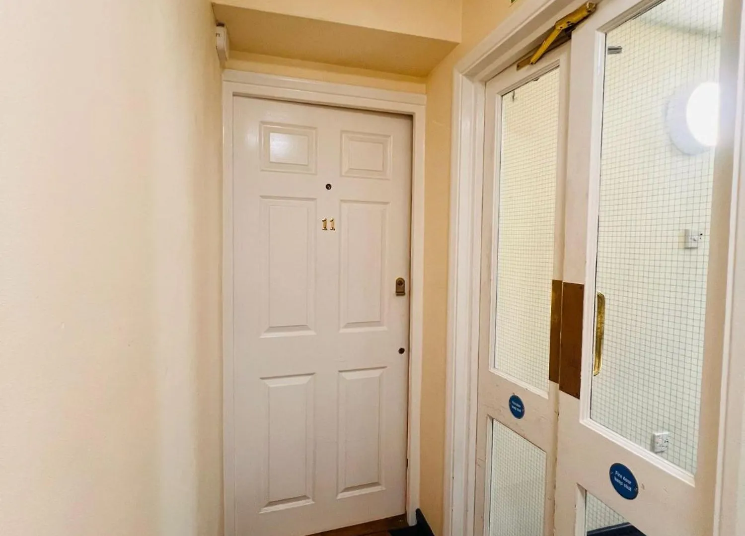 Apartment Charming 3-Bedroom, Bow, London