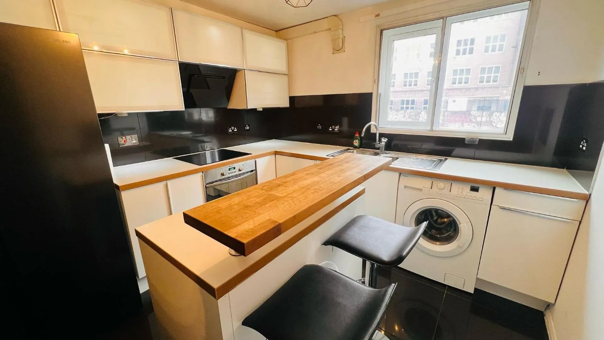 Charming 3-Bedroom, Bow, London 0*,  United Kingdom